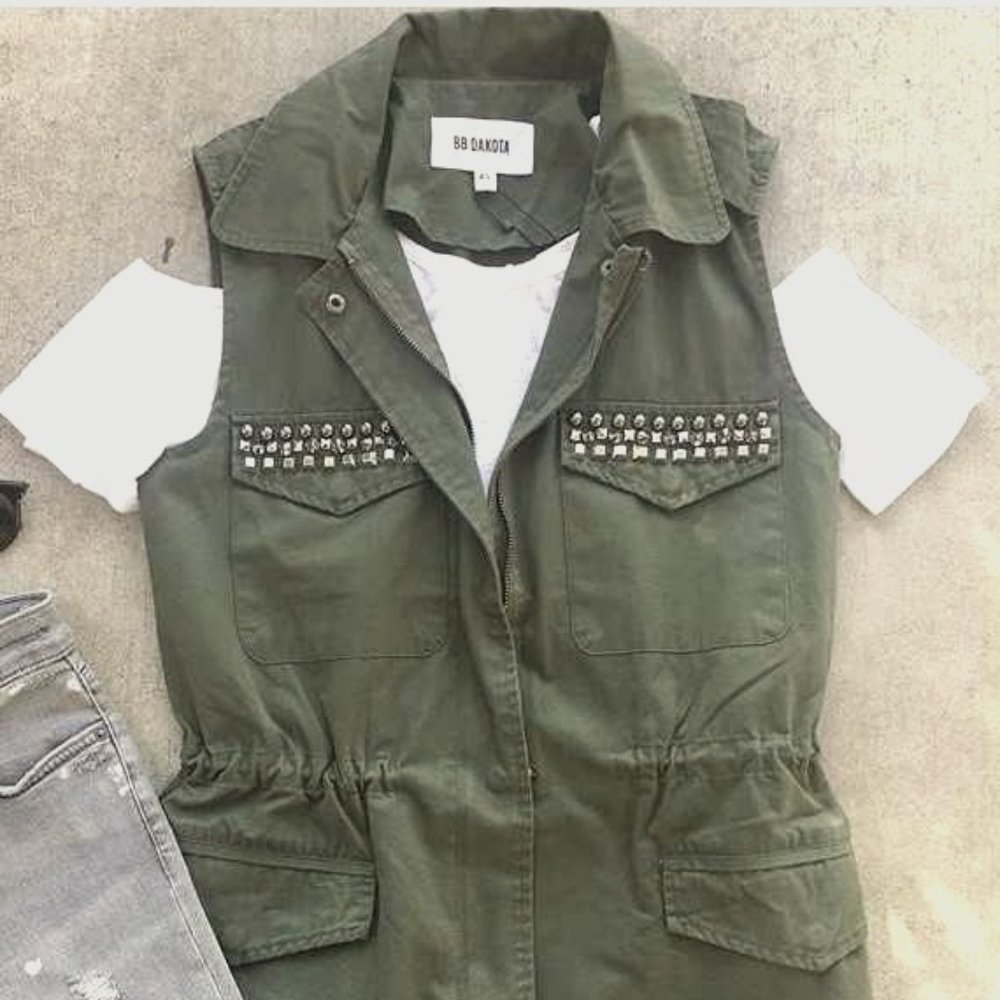 BB Dakota army green vest w/silver/black studs